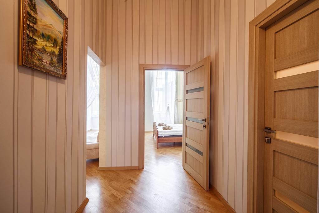Apartment Teatralnaya Lviv Eksteriør billede