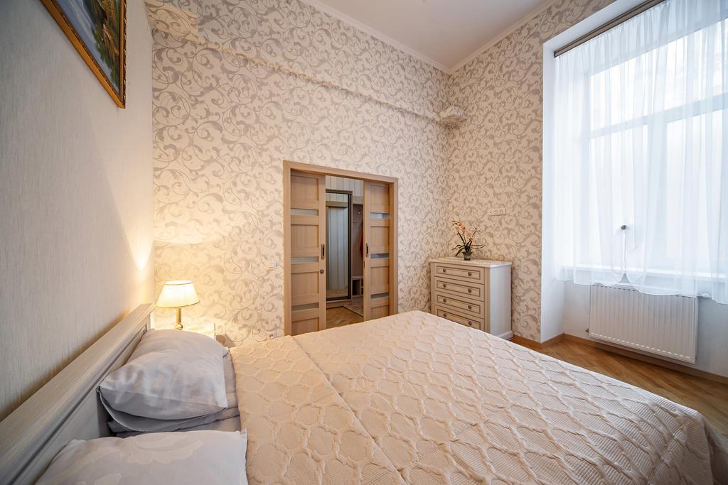 Apartment Teatralnaya Lviv Eksteriør billede