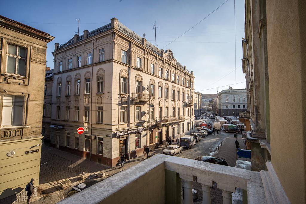 Apartment Teatralnaya Lviv Eksteriør billede